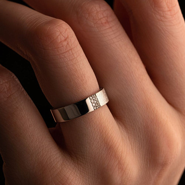 Обручальное кольцо из белого золота с бриллиантами 921853Б
